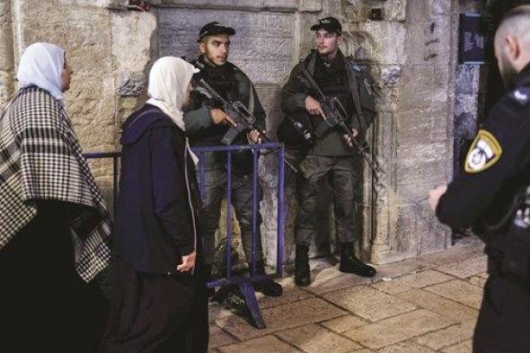 الشرطة الإسرائيلية تكثف انتشارها بالقدس عشية أول جمعة في رمضان