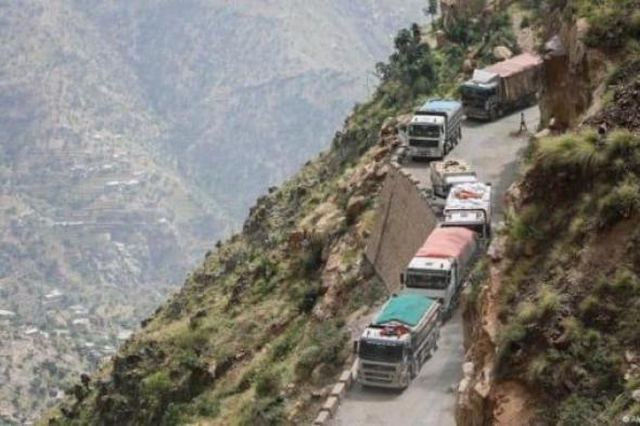 "إغلاق الطرق".. جريمة مستمرة تثخن جراح اليمنيين رغم توقف نيران الحرب