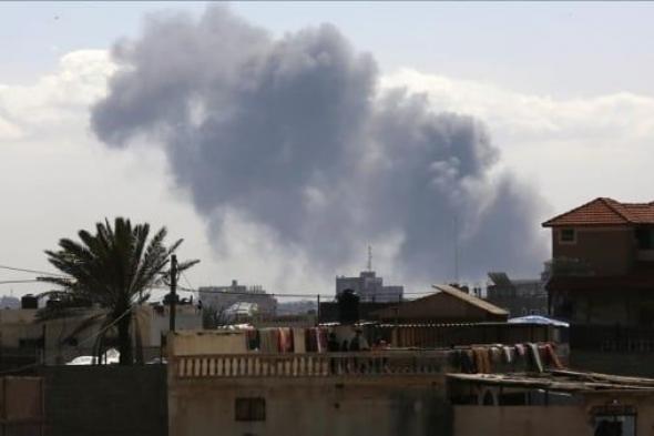 العدوان على غزة.. الاحتلال يرتكب 10 مجازر جديدة ويقصف مركزا لـ"أونروا" في رفح