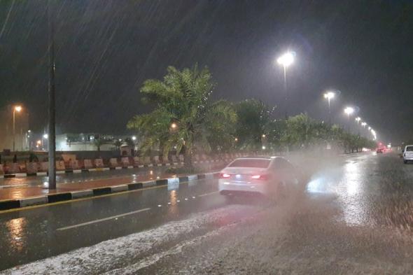 طقس السعودية.. أمطار غزيرة ومتوسطة على المدينة المنورة والرياض