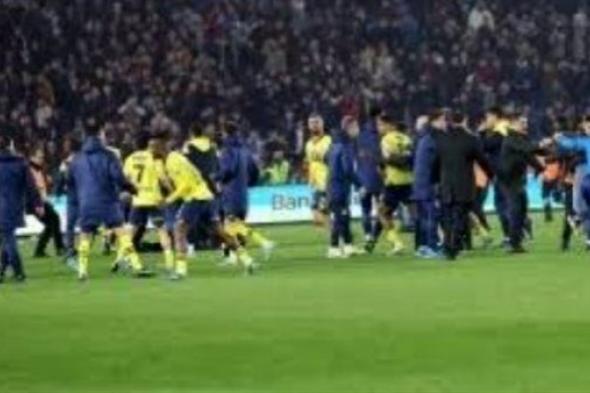 كوارث كرة القدم.. أحداث شغب جماهيرية مؤسفة في الدوري التركي(فيديو)