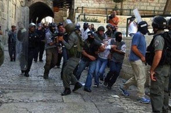 مستوطنون يقتحمون باحات المسجد الأقصى بحماية شرطة الاحتلال الإسرائيلى