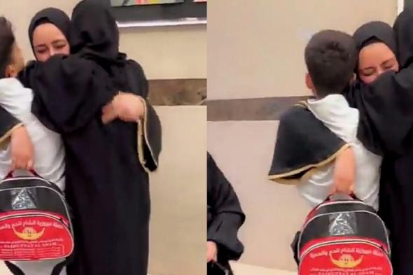 لقاء أم سورية بأبنائها بعدما فرقتهم الحرب 11 عامًا .. فيديو
