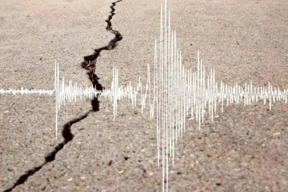 زلزال بقوة 6.1 ريختر يضرب قبالة جزيرة جاوة بإندونيسيا