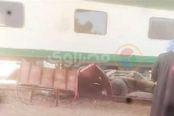 اصطدام قطار النوم بسيارة نقل أمام كوبري المحاميد في أسوان