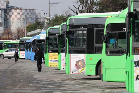 إضراب سائقي الحافلات يشل حركة النقل في سول