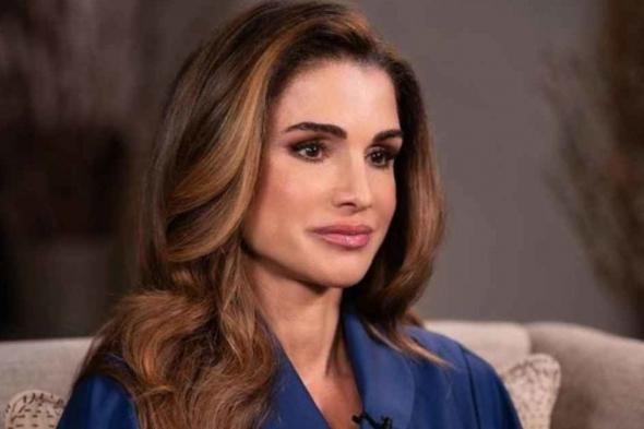 9 سنوات تفصل بين إطلالتي الملكة رانيا بالثوب نفسه.. ما رأيكم؟