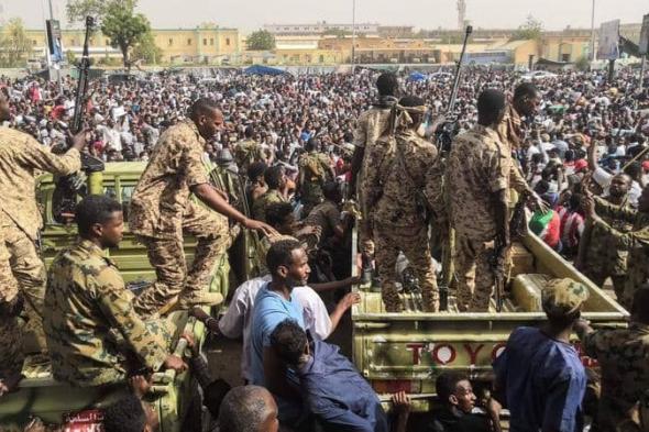 شاهد بالفيديو.. بالقوة الضاربة الجيش السوداني يتوجه لتحرير ولاية الجزيرة من قبضة الدعم السريع وتوقعات بمعارك حامية