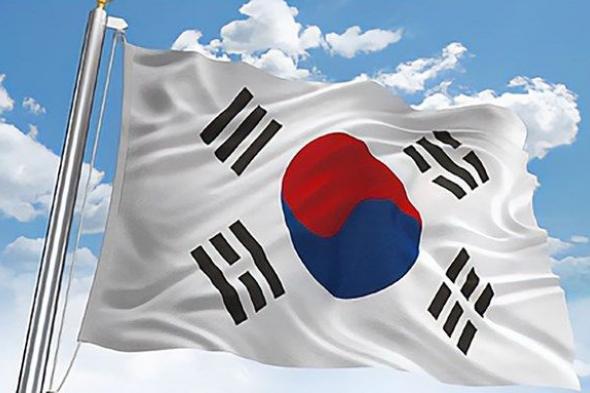الناخبون يدلون بأصواتهم في الانتخابات العامة بكوريا الجنوبية
