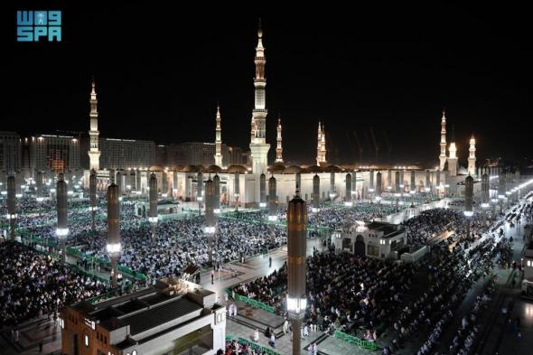 3300 متطوّع.. 28 جهة تقدم خدمات ليلة الـ 29 من رمضان بالمسجد النبوي