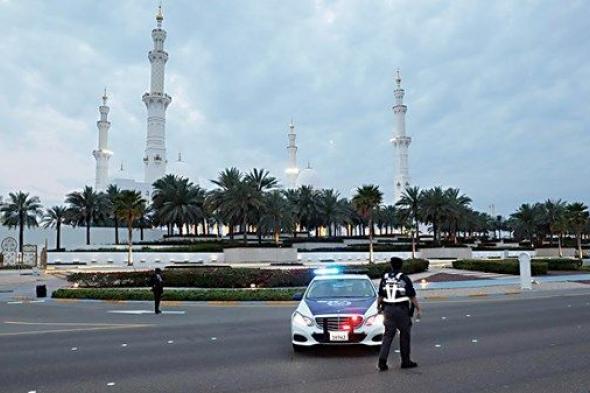 شرطة أبوظبي تعزز انسيابية حركة المرور حول جامع الشيخ زايد الكبير