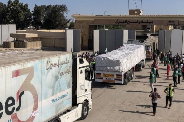 أكثر من 300 يوميا.. مصر تعلن رفع عدد شاحنات المساعدات إلى غزة