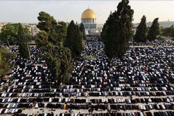 برحاب المسجد الأقصى..أكثر من 60 ألف مسلم يؤدون صلاة عيد الفطر