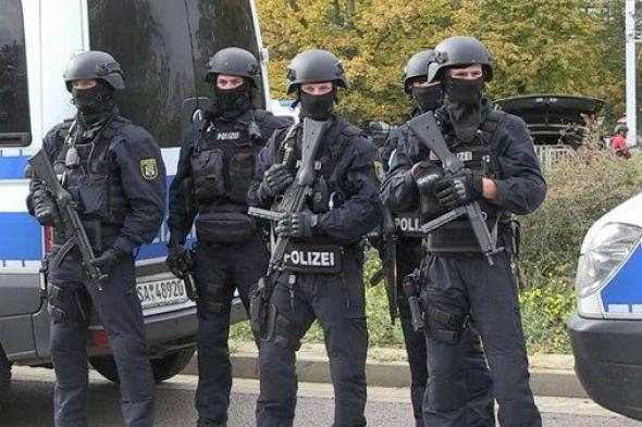 ألمانيا: إلقاء القبض على 700 من مهربي البشر