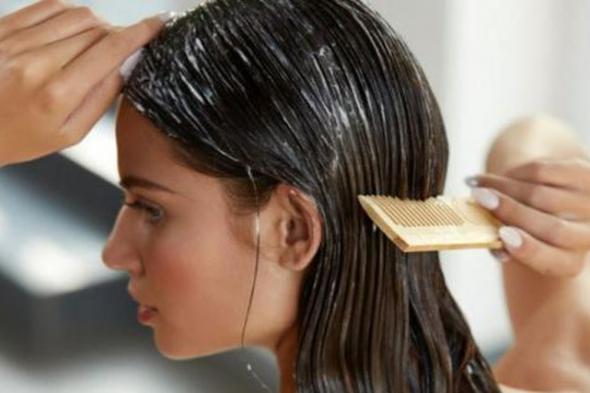 8 خطوات لترطيب شعرك بعمق في المنزل.. «هتخليه ناعم زي الحرير»