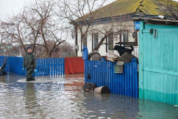 إجلاء السكان مستمر في روسيا وكازاخستان مع تواصل الفيضانات