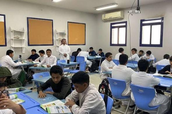 السعودية | طلاب وطالبات تعليم ينبع ينتظمون على مقاعد الدراسة بعد إجازة عيد الفطر المبارك