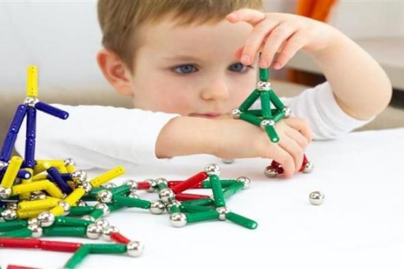 ما هي مخاطر ابتلاع الأطفال الألعاب المغناطيسية؟