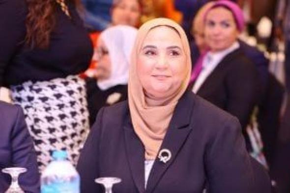 وزيرة التضامن تتابع تداعيات حريق مول تجارى بمحافظة أسوان
