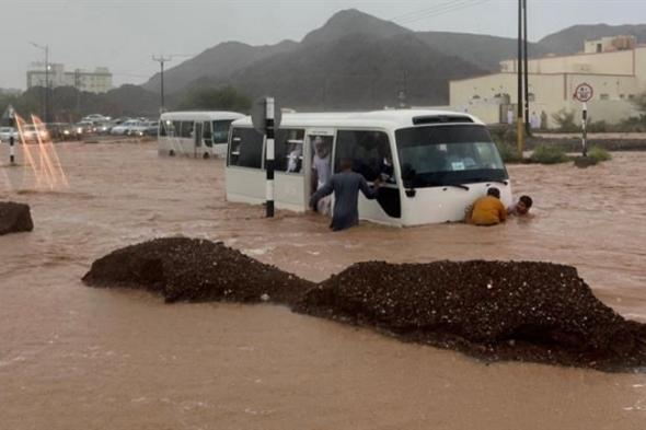 تعليق الدراسة في سلطنة عمان بسبب اضطراب الأحوال الجوية (فيديو)