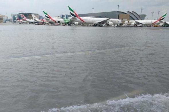 دبي.. إلغاء 17 رحلة طيران وتحويل 3 بسبب الأمطار