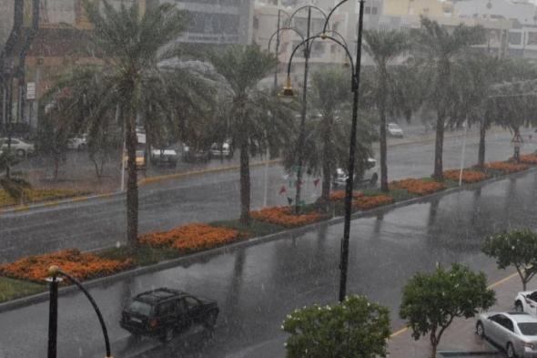 أرصاد الإمارات: البلاد تشهد أكبر كميات أمطار في تاريخها الحديث