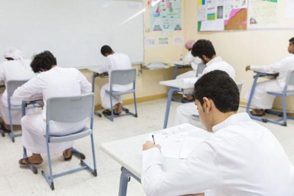 الامارات | «التربية» تدعو طلبة الـ 12 للتسجيل في «التعليم العالي» و«البعثات»