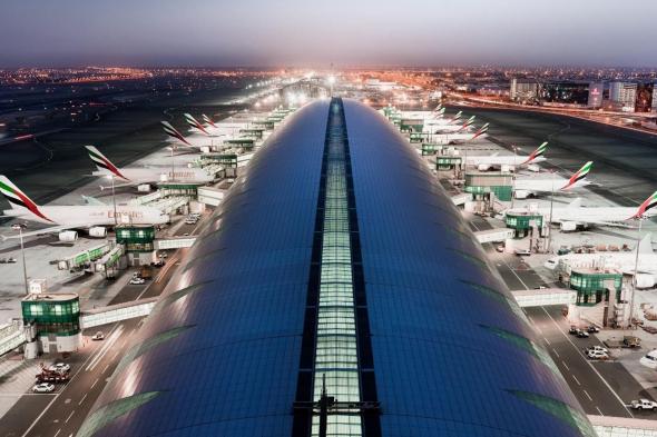 مطارات دبي تناشد المسافرين عدم الحضور إلا حال تأكيد رحلاتهم