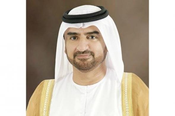 عبدالله بن سالم القاسمي يتفقد عودة الحركة الطبيعية في مطار الشارقة الدولي