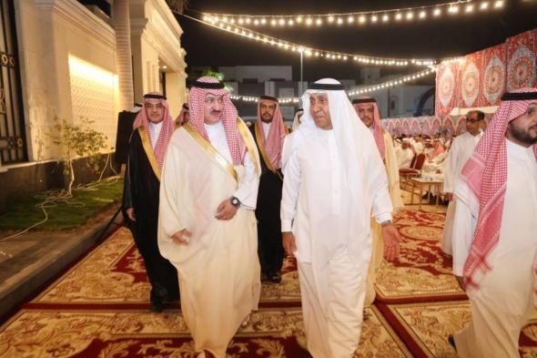 السعودية | محافظ جدة يواسي آل السعدي في فقيدتهم