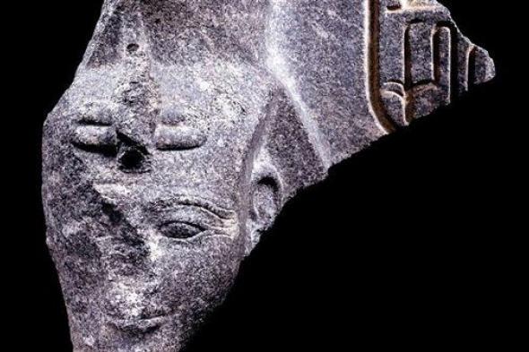 الامارات | وصول رأس تمثال الملك رمسيس الثاني لمصر بعد استعادتها من سويسرا
