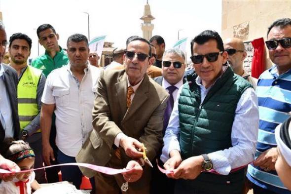 وزير الرياضة ومحافظ شمال سيناء يقوما بجولة تفقدية بالمدينة الشبابية بالعريش