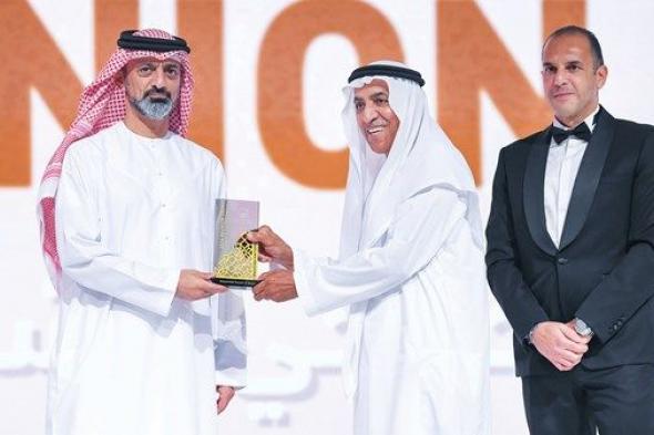 عمار النعيمي يشهد الحفل السنوي لخريجي وشركاء جامعة عجمان