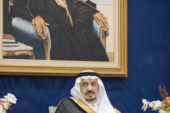 السعودية | أمير الرياض يستقبل في جلسته الأسبوعية عددًا من أصحاب السمو والفضيلة والمعالي وأهالي المنطقة