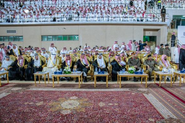 السعودية | أمير المنطقة الشرقية يرعى تخريج الدفعة 45 من طلبة جامعة الإمام عبدالرحمن بن فيصل