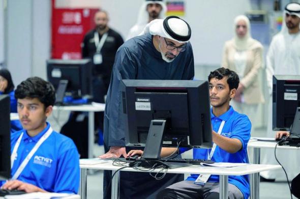 الامارات | خالد بن محمد يشهد جانباً من فعاليات المسابقة الوطنية لمهارات الإمارات
