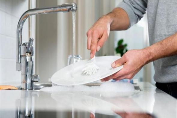 هل غسل الأطباق خطر على الصحة؟.. 5 أخطاء شائعة تحوله إلى مصدر تهديد للجسم