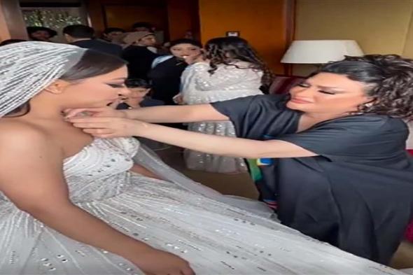 بدرية طلبة تكشف عن كواليس جديدة من حفل زفاف ابنتها