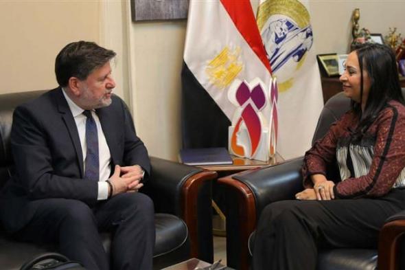 مايا مرسي تبحث سبل التعاون مع رئيس منظمة التعاون الاقتصادي