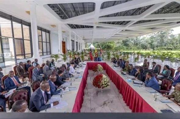 رئيس كينيا يعقد اجتماعًا لمناقشة أزمة الفيضانات