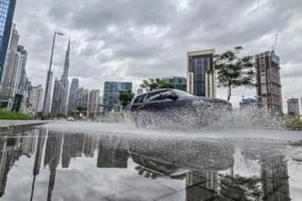 الخليج اليوم .. رئيس الوزراء: الإمارات تخصص ملياري درهم لصالح المنازل المتضررة من السيول