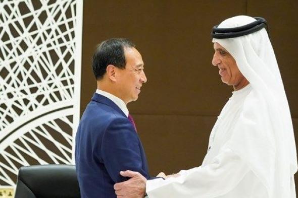 سعود بن صقر يستقبل عمدة مدينة دونغقوان الصينية