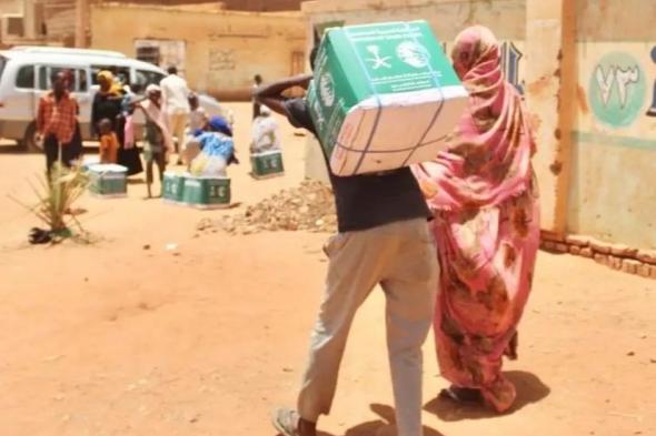مركز الملك سلمان للإغاثة يوزع 360 سلة غذائية بولاية الخرطوم في جمهورية السودان