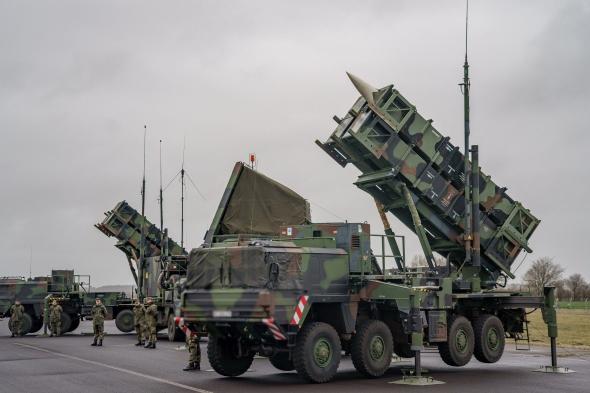 وزيرة الدفاع الإسبانية: إسبانيا ستزود أوكرانيا بصواريخ باتريوت