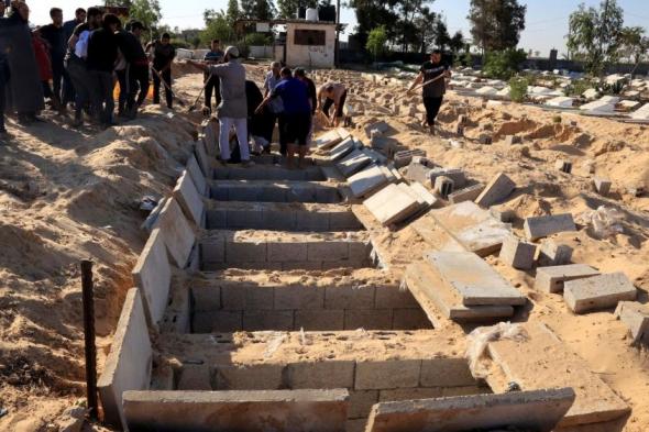 البرلمان العربي يدعو لتحقيق دولي بخصوص المقابر الجماعية في غزة