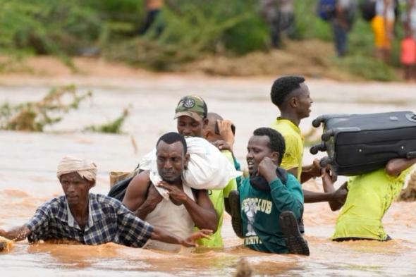 ارتفاع ضحايا الفيضانات في كينيا إلى نحو 140 شخصًا