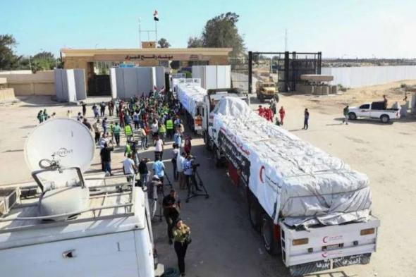 400 شاحنة مساعدات تعبر إلى غزة