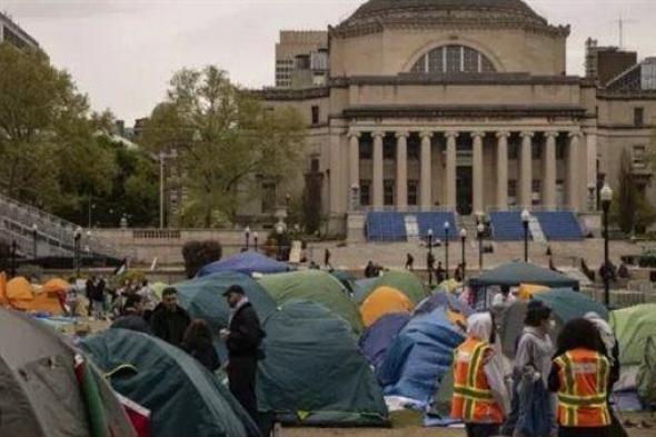 جامعة كولومبيا الأمريكية تبدأ بفصل الطلاب المعتصمين