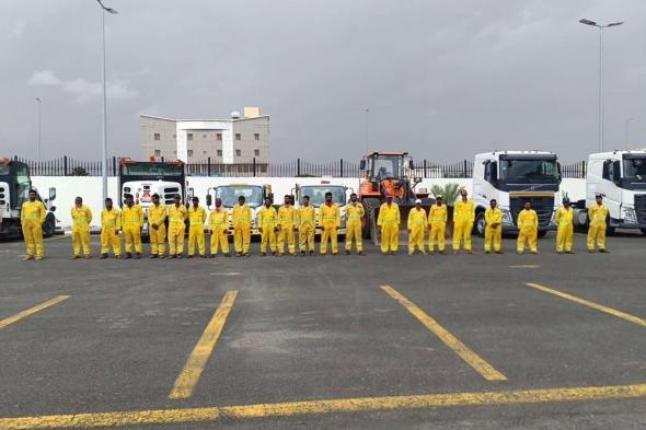 أمانة الطائف: 1300 عامل مدعومين بالآلات باشروا احتواء آثار الأمطار