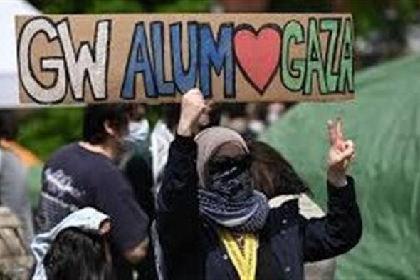 اشتباكات بين طلاب مؤيدين ومعارضين للحرب الإسرائيلية على غزة في جامعة كاليفورنيا